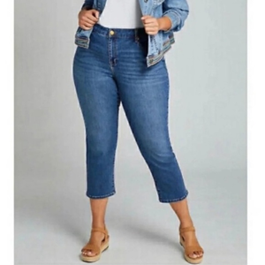 EUC‎ Lane Bryant mid rise girlfriend crop jean